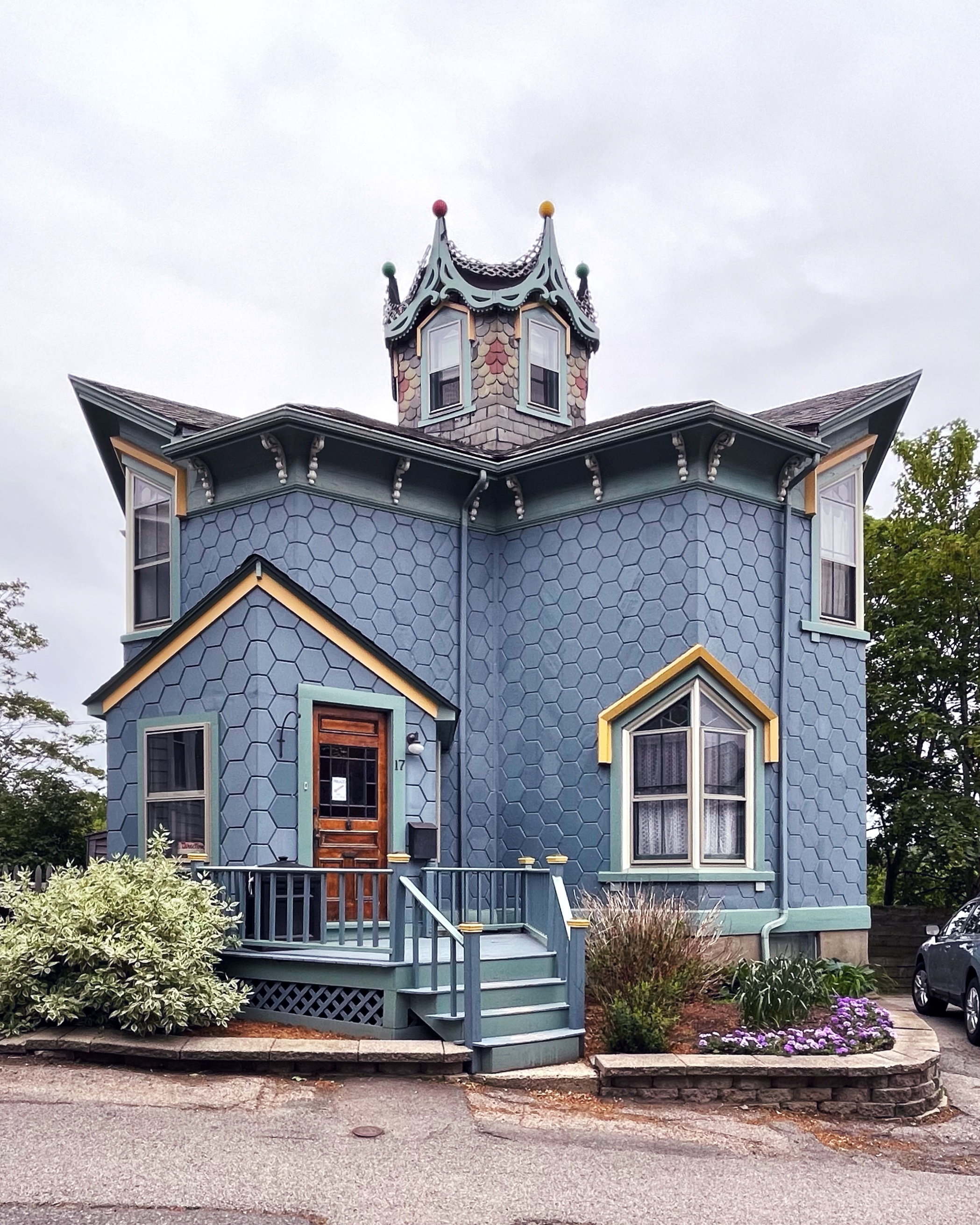 Exterior view of 17 Cranston Street