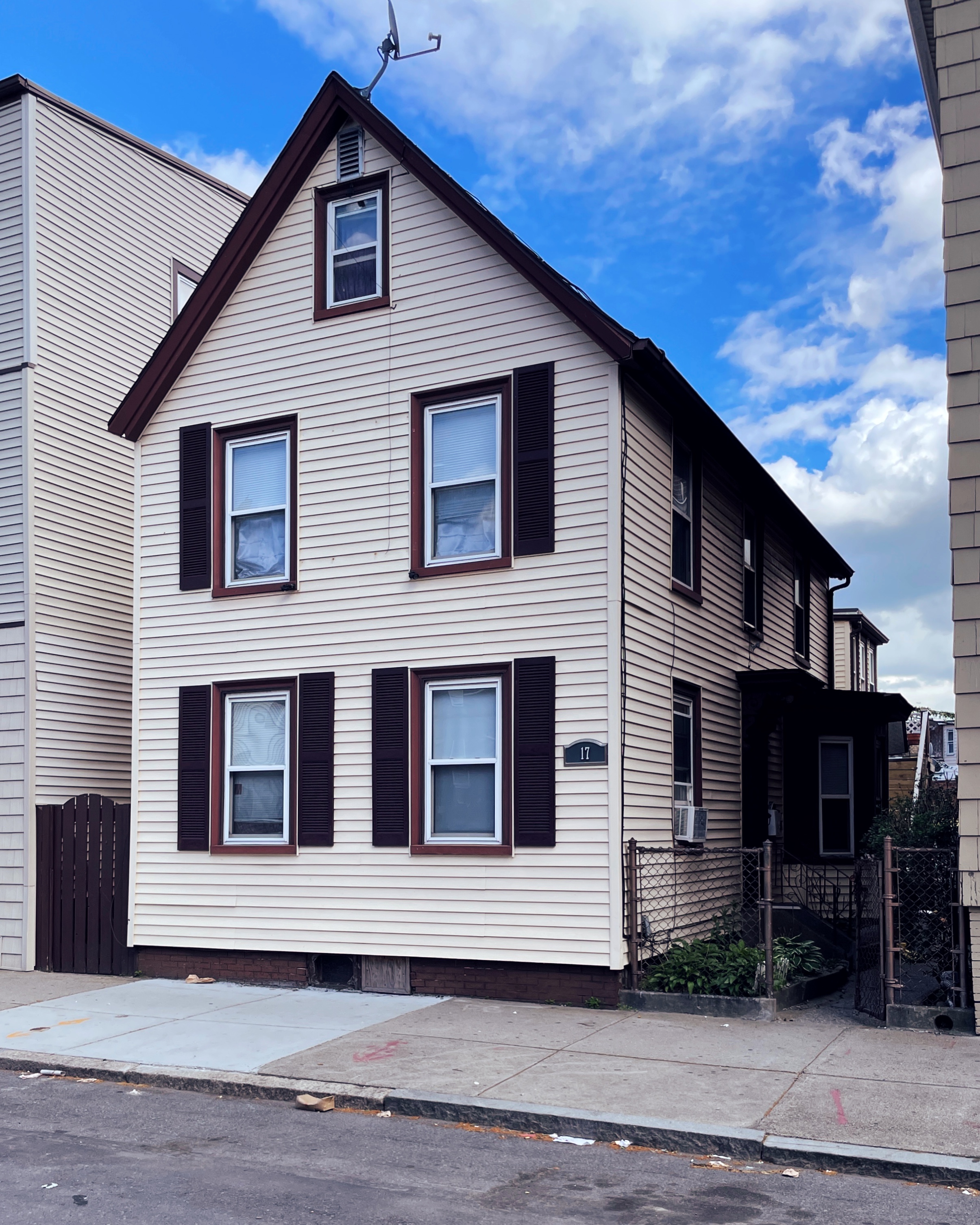 William Gould House showing side entrance off the street