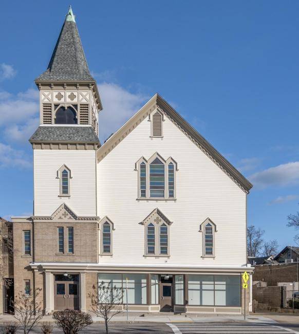 Facade image of the Twelfth Baptist Church